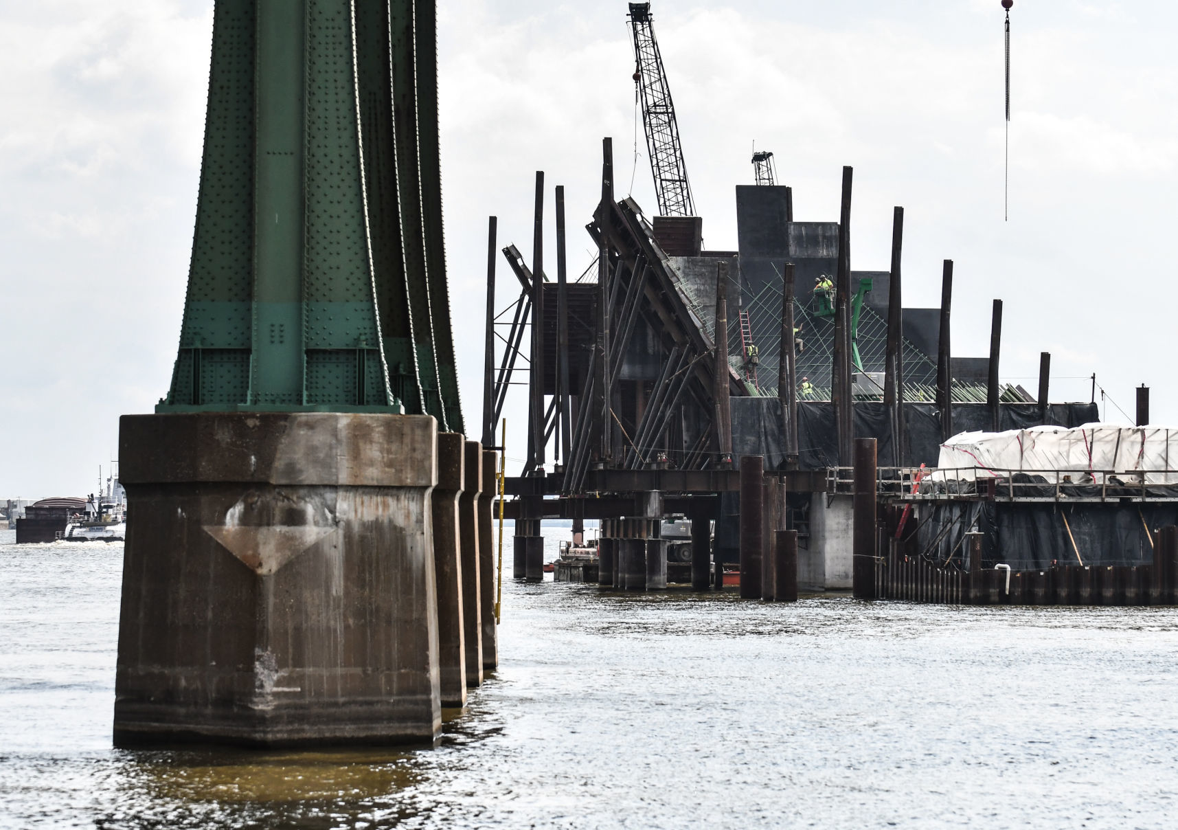 082818-74bridgeChCatTour-066a.jpg